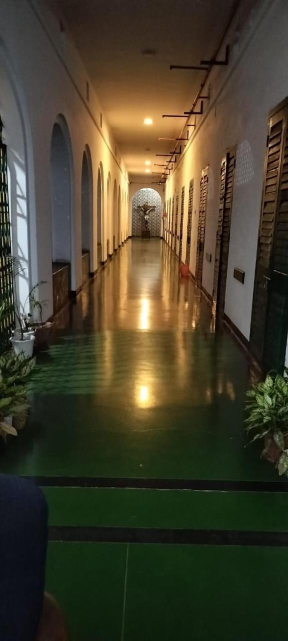 Ywca Gallway Guest House Calcutta Eksteriør billede